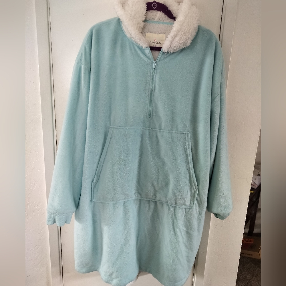 Cuddl Duds Sherpa Lined Wearable Hooded Blanket Size L/XL Blue